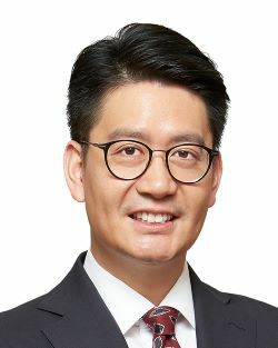 Brian Li Passport photo web 